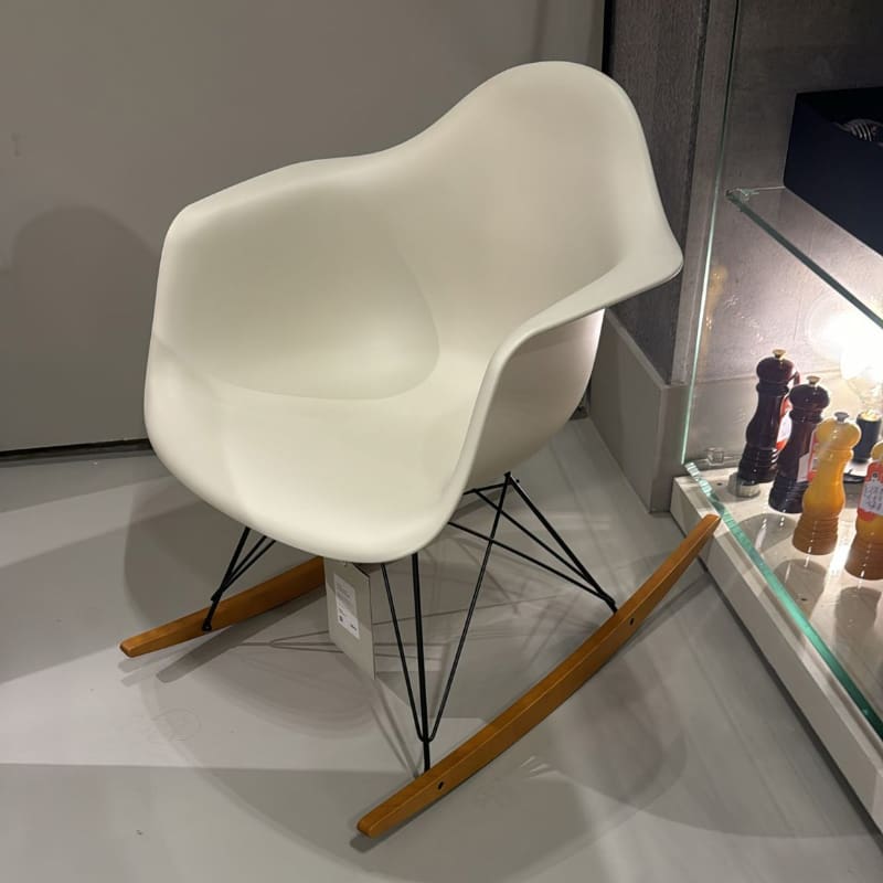 Vitra Eames Plastic Armchair RE RAR Ciottolo 2 Longho Design Palermo